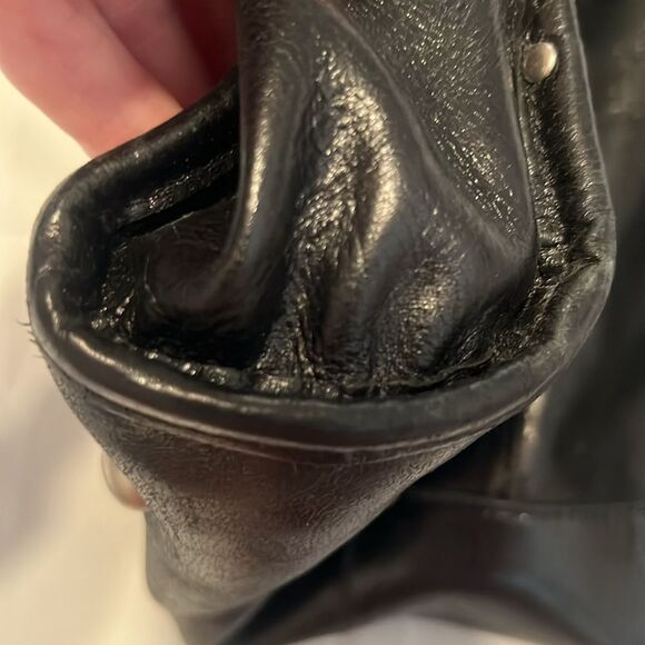 Perlina large black leather handbag 3 inside 1 outside zip pockets EUC - Picture 16 of 17